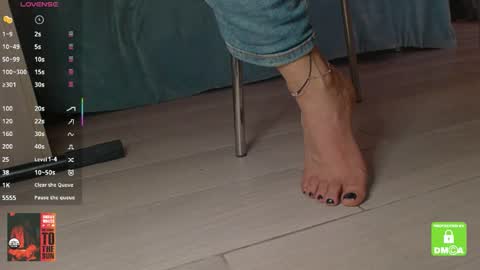 Snapshot of jenny_fighterfeet chatting on 03-08-25, 08:55 Jenny online show from 03-08-25, 08:55