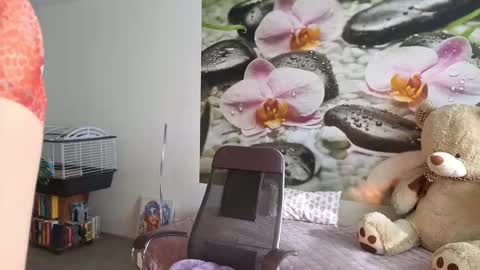 Snapshot of jennycutey chatting on 02-16-25, 04:42 jennycutey online show from 02-16-25, 04:42