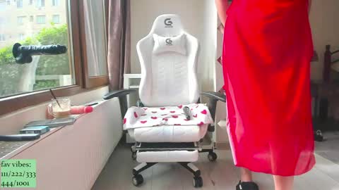 infamous blondiechloe.             Jennyjennywildd online show from 04-21-26, 06:31