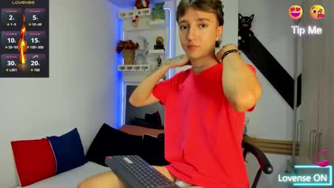 Snapshot of jeremy_salvatore_ chatting on 12-03-25, 08:51 jero independent model online show from 12-03-25, 08:51