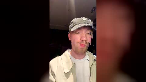 Snapshot of jerk100e chatting on 05-27-26, 07:22 jerk100e online show from 05-27-26, 07:22