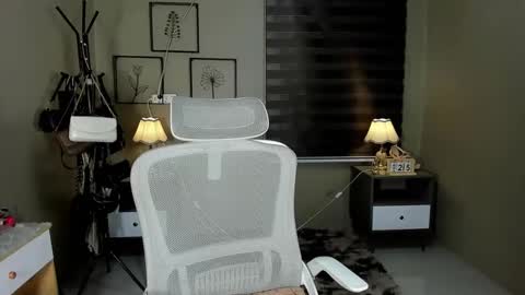 Snapshot of jerkingjenaxxx chatting on 02-26-25, 01:00 JENA online show from 02-26-25, 01:00