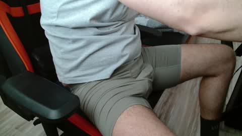 Snapshot of jerklove1006 chatting on 01-20-25, 12:39 Boy likes daddies online show from 01-20-25, 12:39