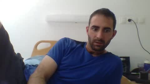 Snapshot of jeropa5476 chatting on 10-24-25, 12:01 jeropa5476 online show from 10-24-25, 12:01