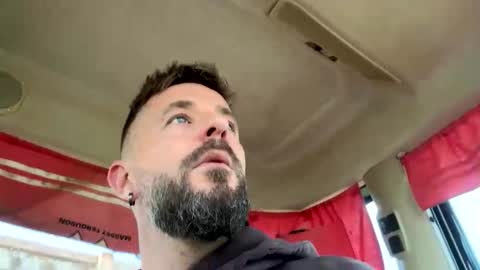 Snapshot of jesaj chatting on 01-17-26, 10:31 jesaj online show from 01-17-26, 10:31