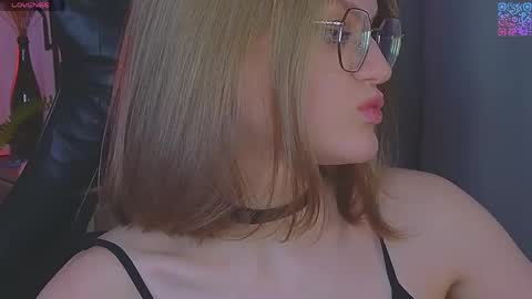 Snapshot of jess0e9 chatting on 05-05-26, 03:31 JessieVibes online show from 05-05-26, 03:31