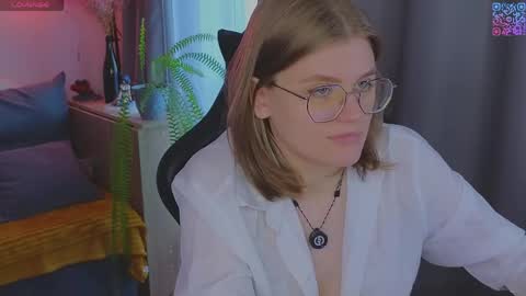 Snapshot of jess0e9 chatting on 05-17-26, 02:02 JessieVibes online show from 05-17-26, 02:02