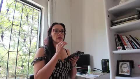 Snapshot of jess1ca_herrera chatting on 10-26-25, 04:35 jessica herreraToday I will be your devil and you my victim online show from 10-26-25, 04:35