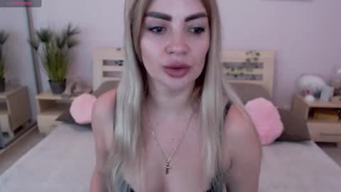 Snapshot of jessabellucci chatting on 01-11-25, 09:36 Jessa Bellucci online show from 01-11-25, 09:36