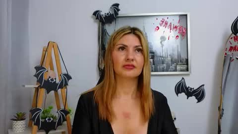 bella  adams online show from 10-27-25, 10:03