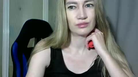 JessFox1 online show from 12-14-24, 10:07