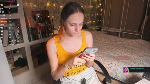 Snapshot of jessica_jane_ chatting on 12-29-24, 04:05 Mila online show from 12-29-24, 04:05