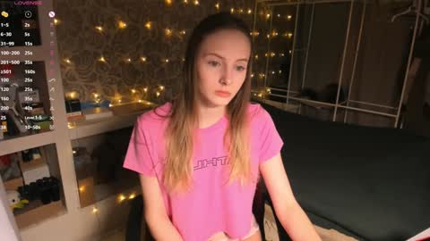 Snapshot of jessica_jane_ chatting on 01-21-25, 02:43 Mila online show from 01-21-25, 02:43