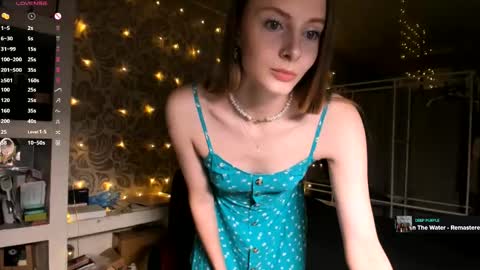Snapshot of jessica_jane_ chatting on 02-28-25, 12:10 Mila online show from 02-28-25, 12:10