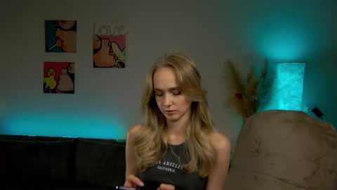 Snapshot of jessica_rays chatting on 09-20-25, 07:37 Jessica online show from 09-20-25, 07:37