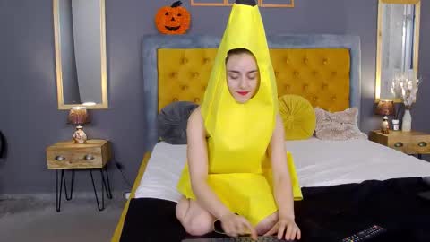 Snapshot of jessica_whitte_ chatting on 10-30-25, 04:58 Jessica White online show from 10-30-25, 04:58