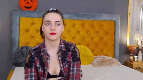 Snapshot of jessica_whitte_ chatting on 11-12-25, 05:19 Jessica White online show from 11-12-25, 05:19