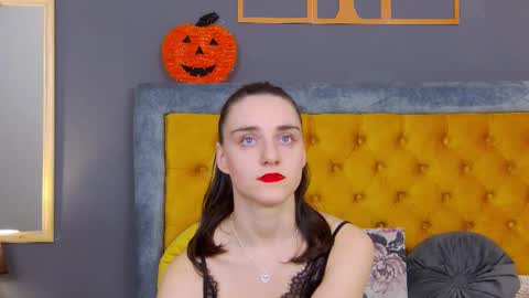 Snapshot of jessica_whitte_ chatting on 11-21-25, 04:00 Jessica White online show from 11-21-25, 04:00