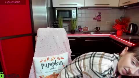 jessicaforris online show from 12-04-25, 08:01