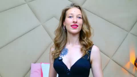 Snapshot of jessicagibson chatting on 05-18-26, 09:09 Jessica online show from 05-18-26, 09:09