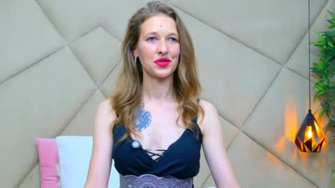 Snapshot of jessicagibson chatting on 05-19-26, 08:48 Jessica online show from 05-19-26, 08:48