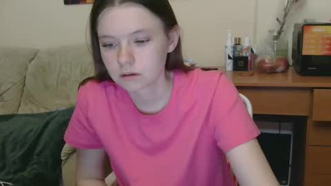 Snapshot of jessicaholland1 chatting on 05-17-26, 06:26 jessicaholland1 online show from 05-17-26, 06:26