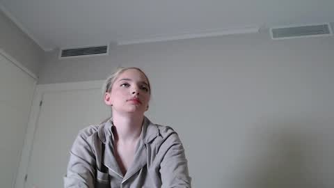 Jessica online show from 02-23-26, 01:25