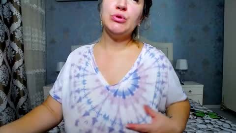 single mommy online show from 10-27-25, 11:47