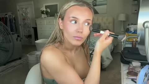 Snapshot of jessicaparkerrr chatting on 09-17-25, 05:36 Jessica Parker online show from 09-17-25, 05:36