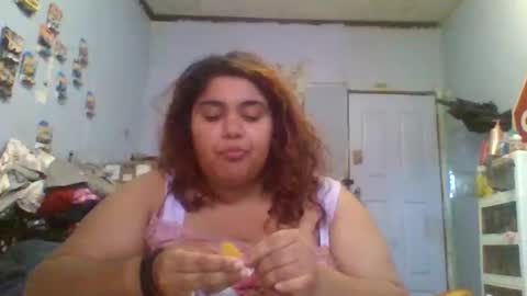 Snapshot of jessicarabbits4 chatting on 05-19-26, 10:38 dovedianna online show from 05-19-26, 10:38