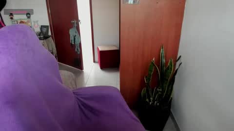 Snapshot of jessicarobbit chatting on 02-13-25, 12:43 jessicarobbit online show from 02-13-25, 12:43