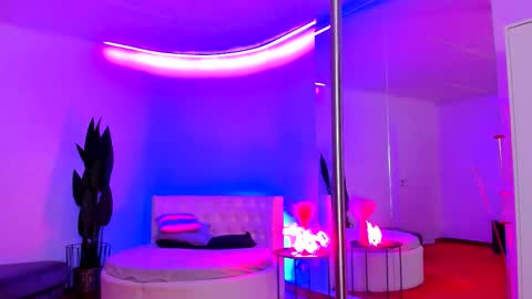 Jessy online show from 11-08-25, 07:12