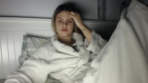 jessieryan online show from 11-19-25, 04:45