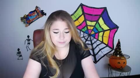 Jess online show from 10-20-25, 06:25