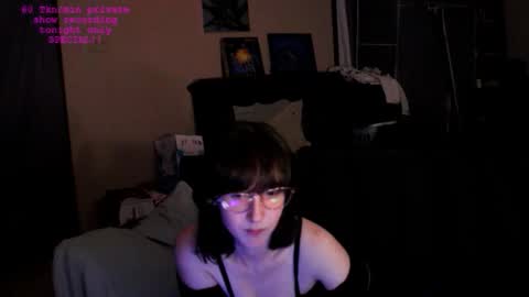 Snapshot of jessystrings chatting on 06-11-26, 07:39 jessystrings online show from 06-11-26, 07:39
