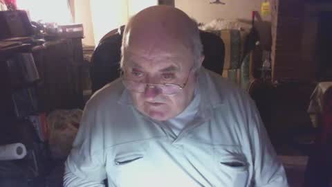 guy online show from 12-18-24, 03:55