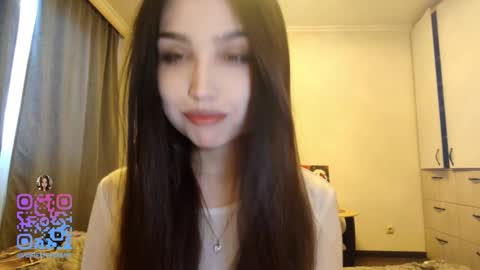 I am Gina ntmu Lets hit 10 Thumbs Up together online show from 02-12-26, 07:36