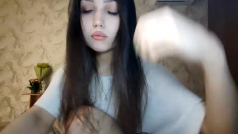 I am Gina ntmu Lets hit 10 Thumbs Up together online show from 03-17-26, 03:26