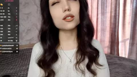 I am Gina ntmu Lets hit 10 Thumbs Up together online show from 04-23-26, 12:29