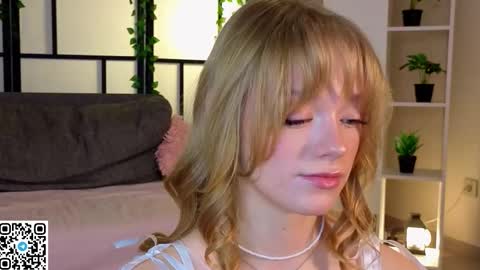 Gwen online show from 03-05-26, 08:05