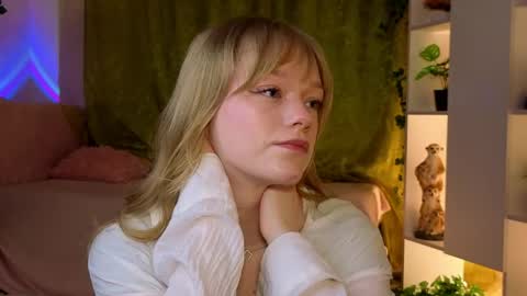 Gwen online show from 04-26-26, 08:17