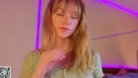 Snapshot of jewellhogan chatting on 07-04-26, 09:10 Gwen online show from 07-04-26, 09:10