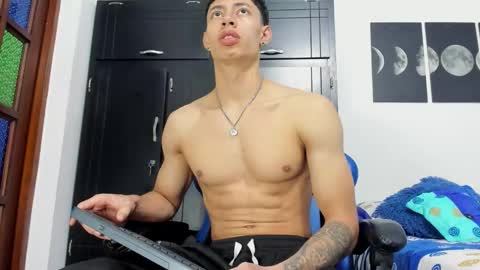 Snapshot of jey_cox23 chatting on 10-27-25, 12:31 jey cox online show from 10-27-25, 12:31