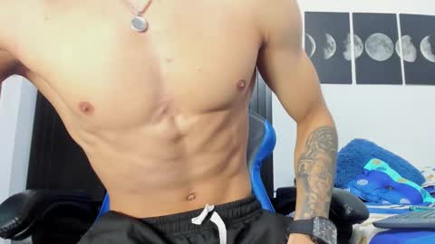 Snapshot of jey_cox23 chatting on 10-29-25, 12:29 jey cox online show from 10-29-25, 12:29