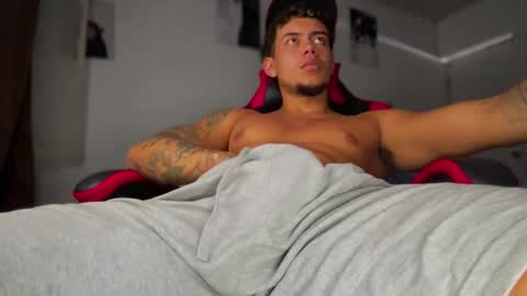 Snapshot of jeyzd25 chatting on 11-09-25, 03:27 Onlyfans Twitter online show from 11-09-25, 03:27