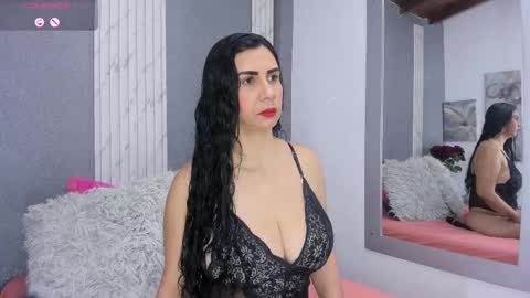 Snapshot of jhasly_am chatting on 10-01-25, 12:00 jhasly online show from 10-01-25, 12:00