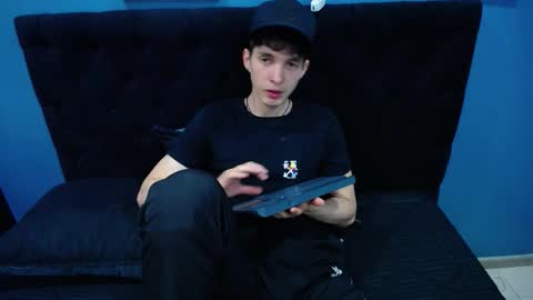 Jheampiero online show from 11-06-25, 01:45