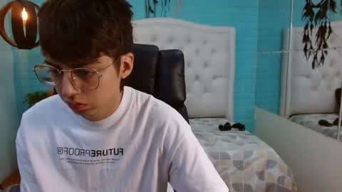 Jhoel online show from 10-19-25, 01:01