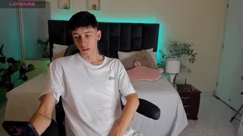 Jhon online show from 11-24-25, 12:27