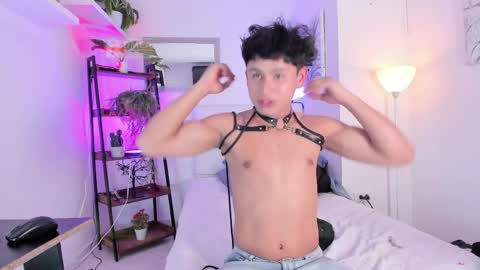 JHONNATHAN online show from 04-25-26, 08:06